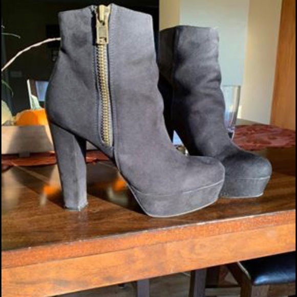 Zip up heel boots - Picture 4 of 4